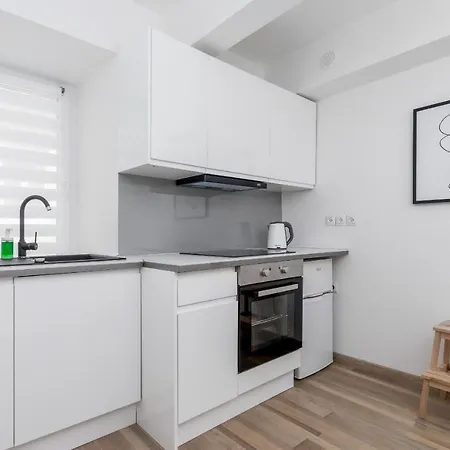 Bright Studio Rynek Debnicki By Renters *